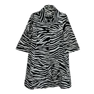 Appraisal Zebra Print Black and White
Jacket(Size Small)